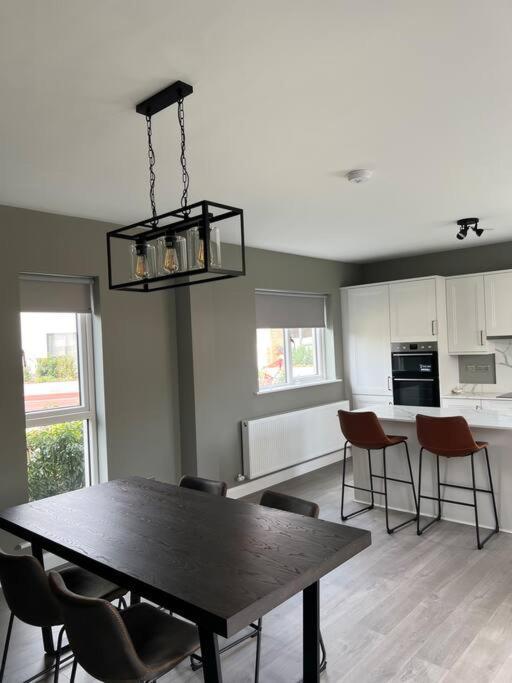 3 Bed Rooms Vip Family House 都柏林 外观 照片