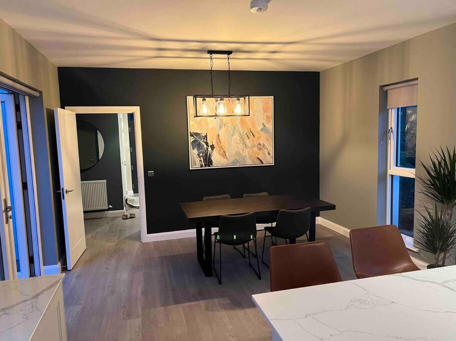 3 Bed Rooms Vip Family House 都柏林 外观 照片