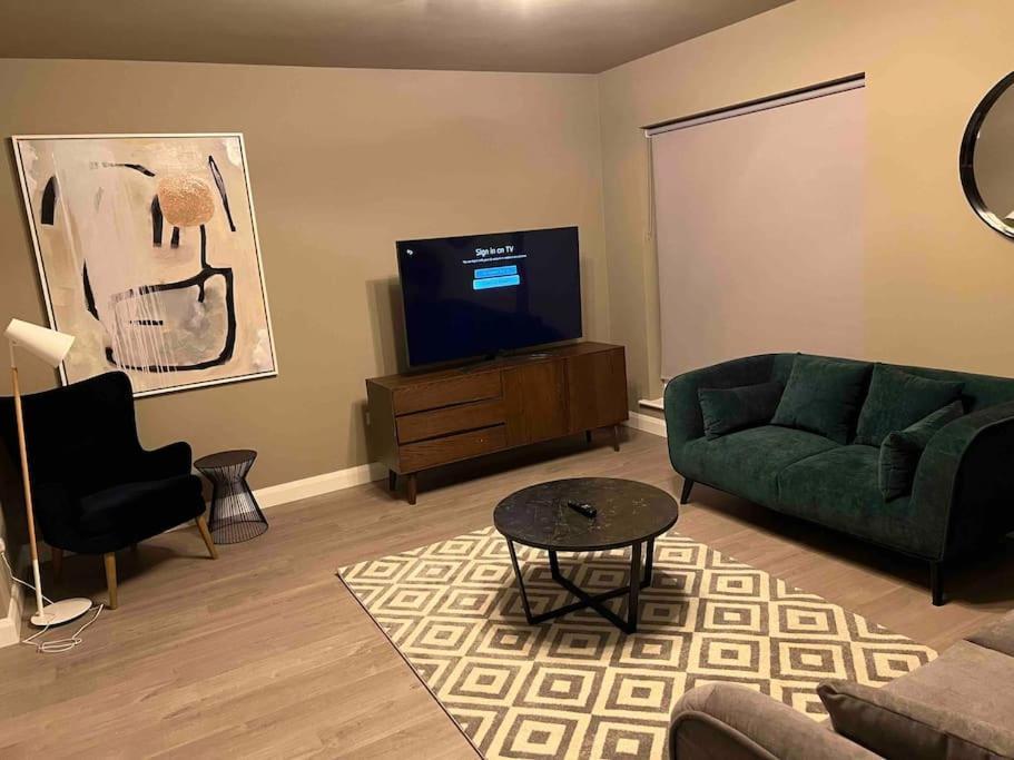 3 Bed Rooms Vip Family House 都柏林 外观 照片
