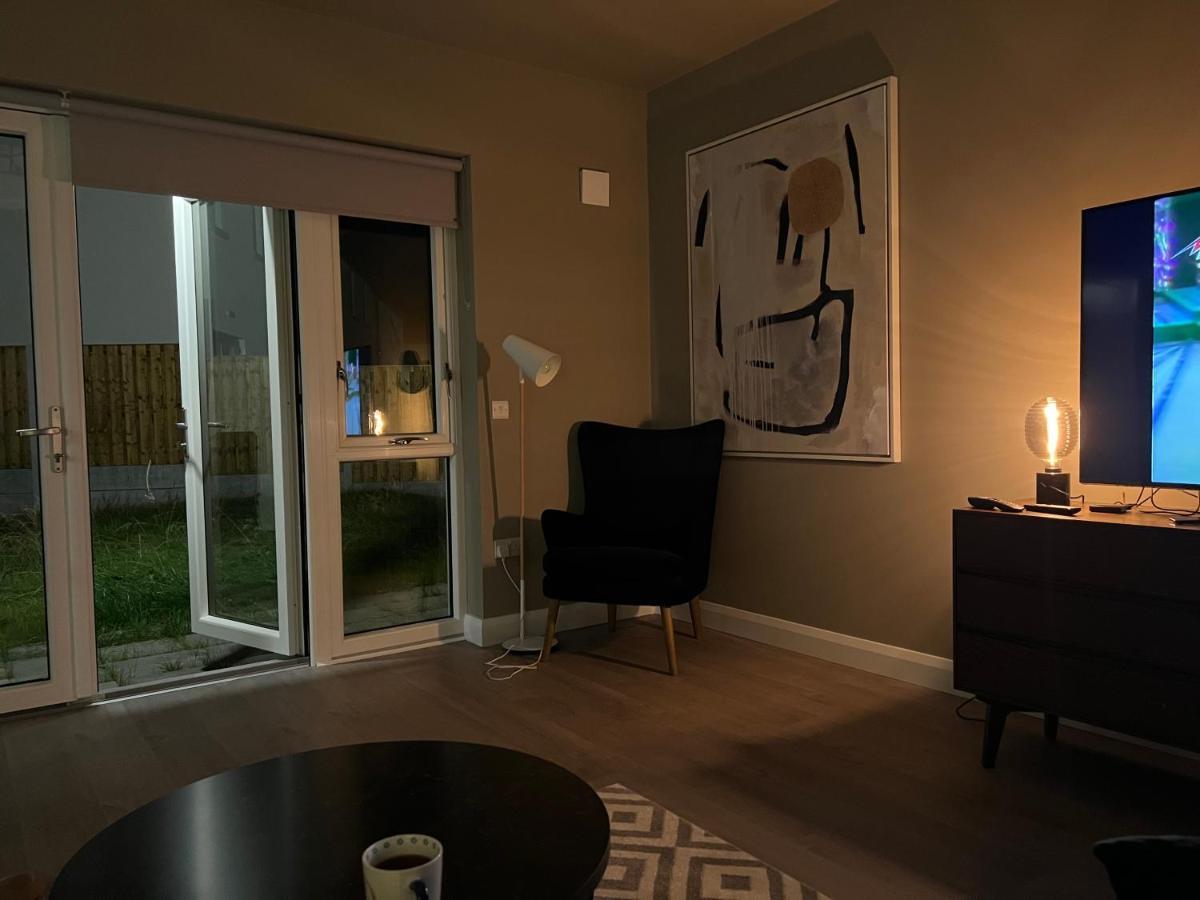 3 Bed Rooms Vip Family House 都柏林 外观 照片